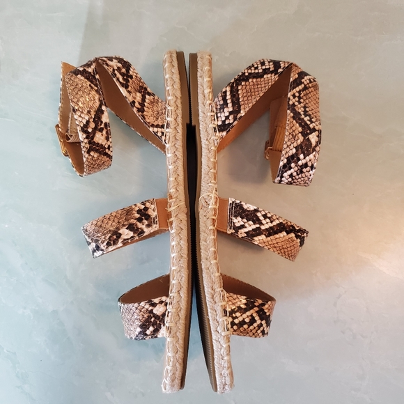 Last One! Beige Snake Embossed Buckle Sandals - Picture 5 of 5